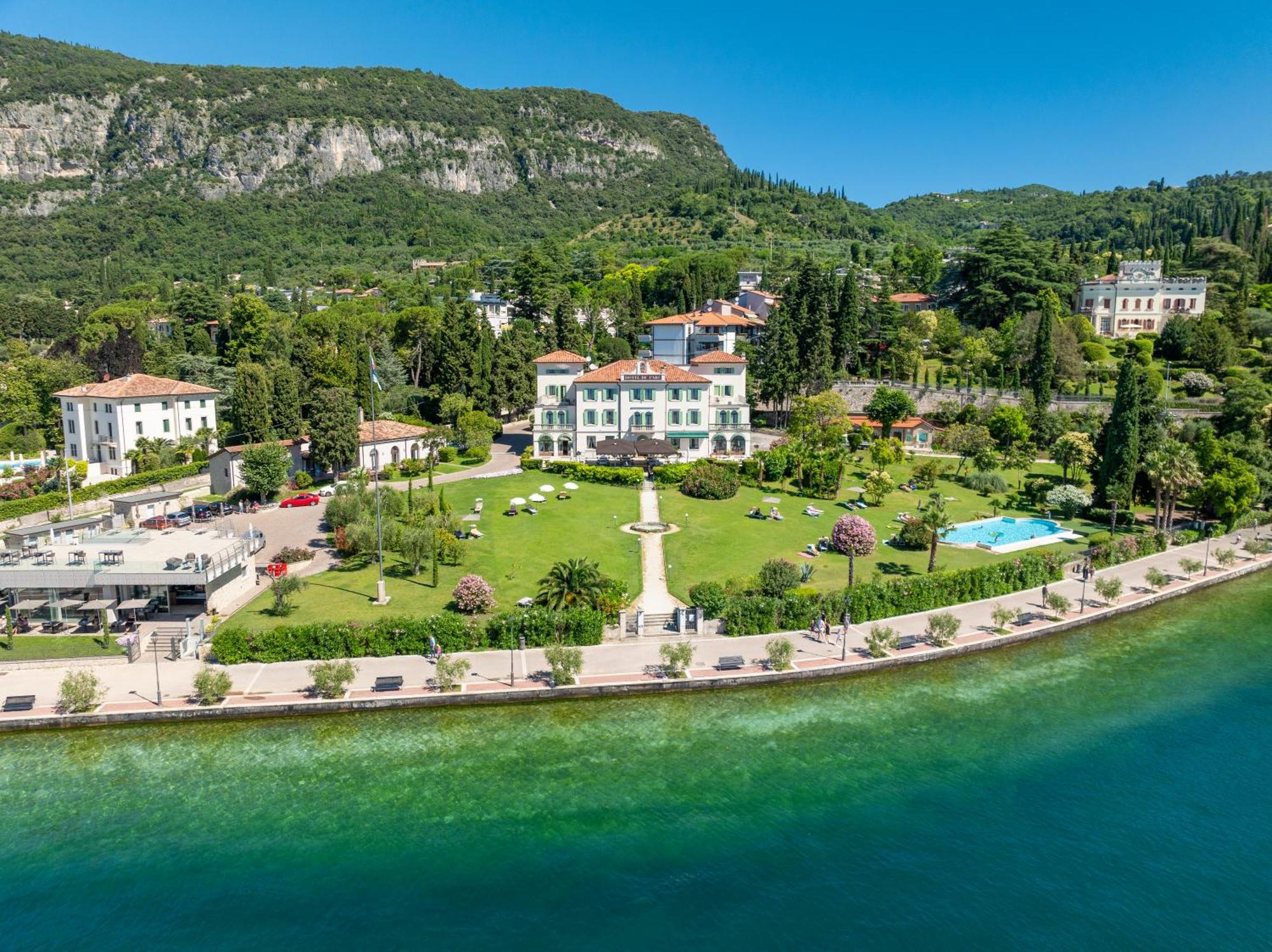 Du Parc Hotel 4*