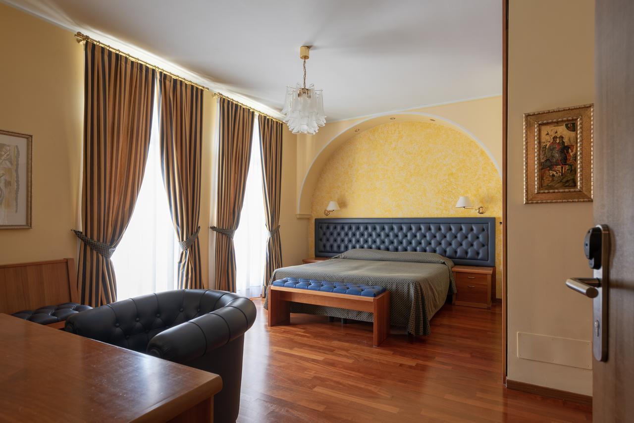 Hotel Du Parc 4*